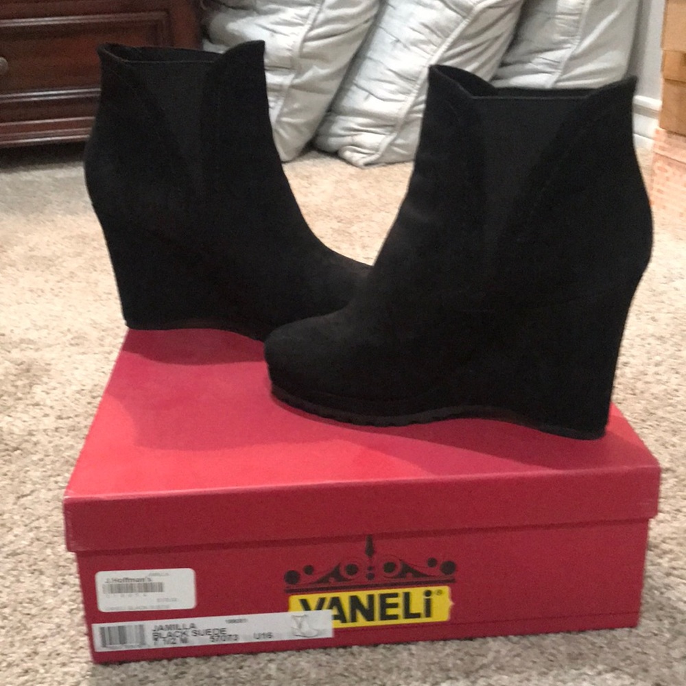 Vaneli bootie